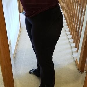Lucy yoga pant - size small